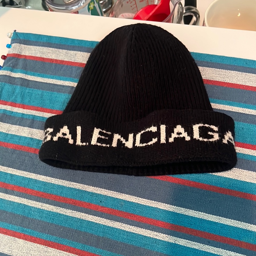 Balenciaga beanie/head cap
